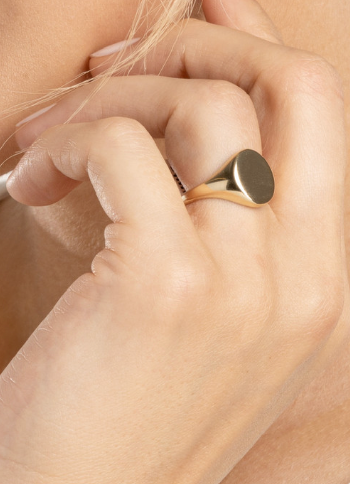 Signet Mini Oval Ring